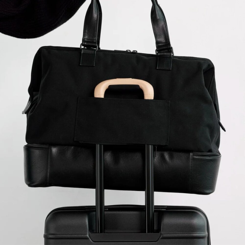 BEIS The Weekender Bag in Black - Picture 4 of 5
